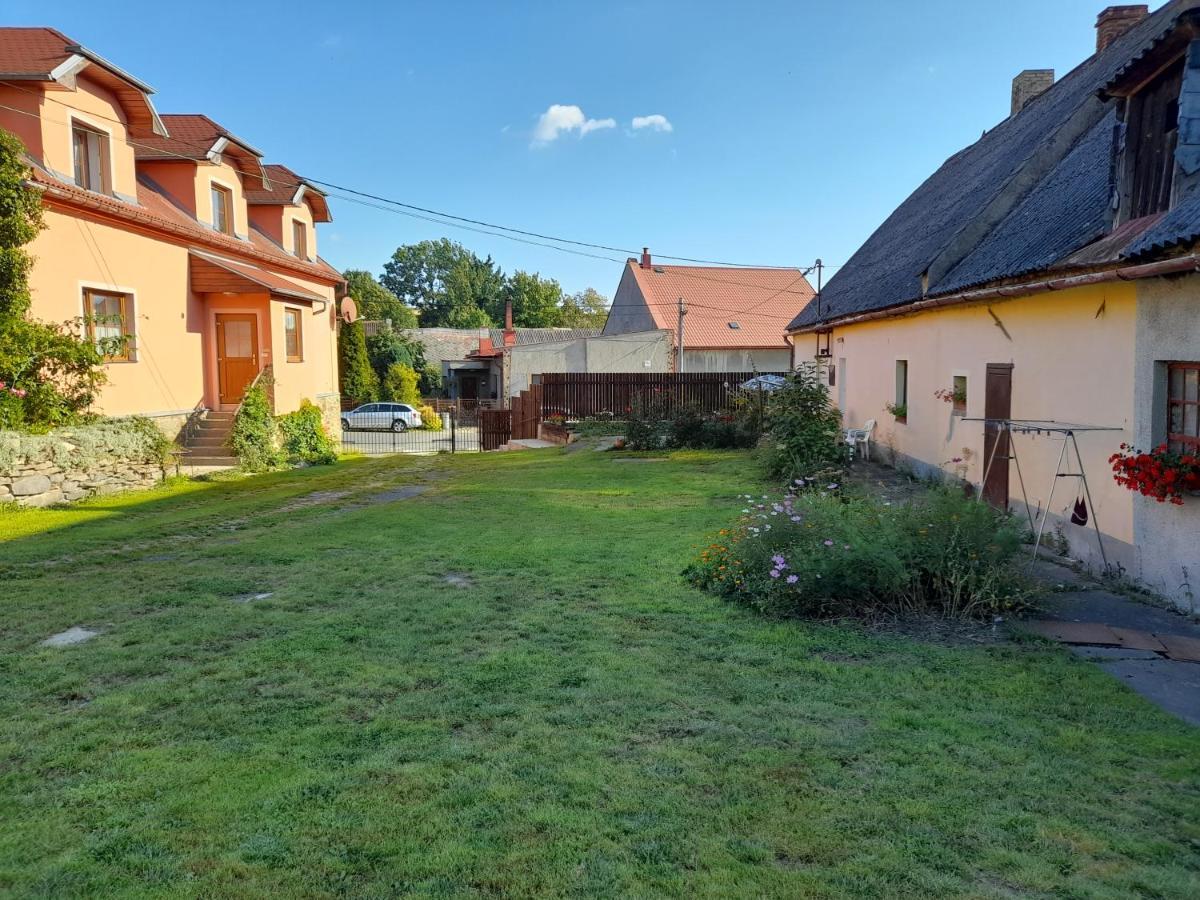 Leskovec Nad MoraviciUbytovani U Machalu别墅 外观 照片